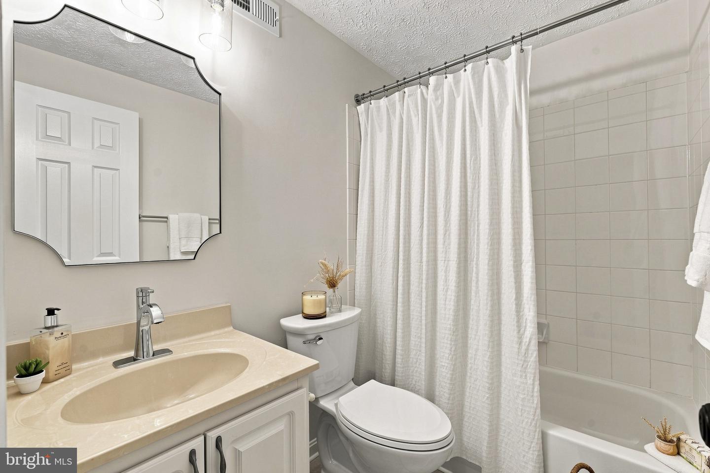 8138 Bayview Hills Dr Property Photo 40