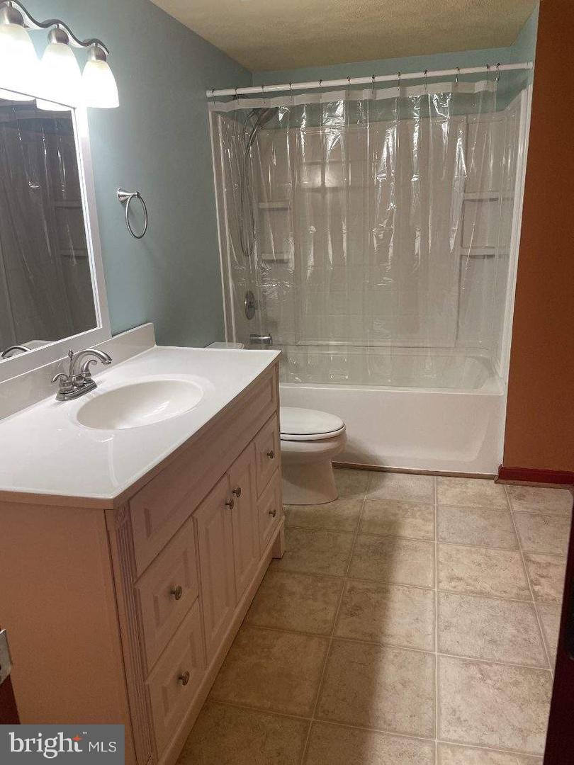 12632 Western Cir Property Photo 4