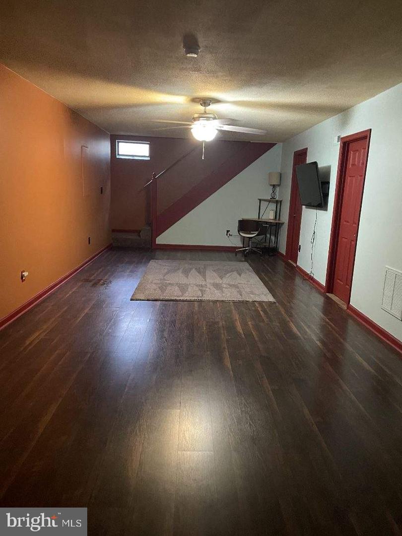 12632 Western Cir Property Photo 6