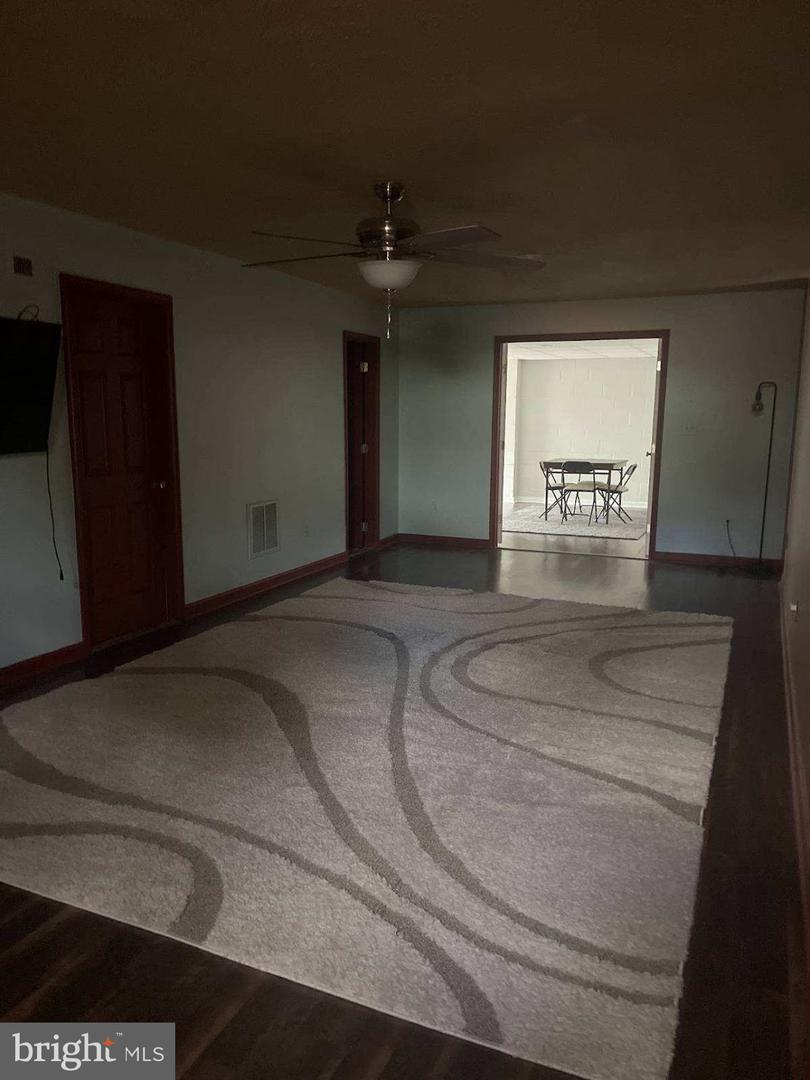 12632 Western Cir Property Photo 9
