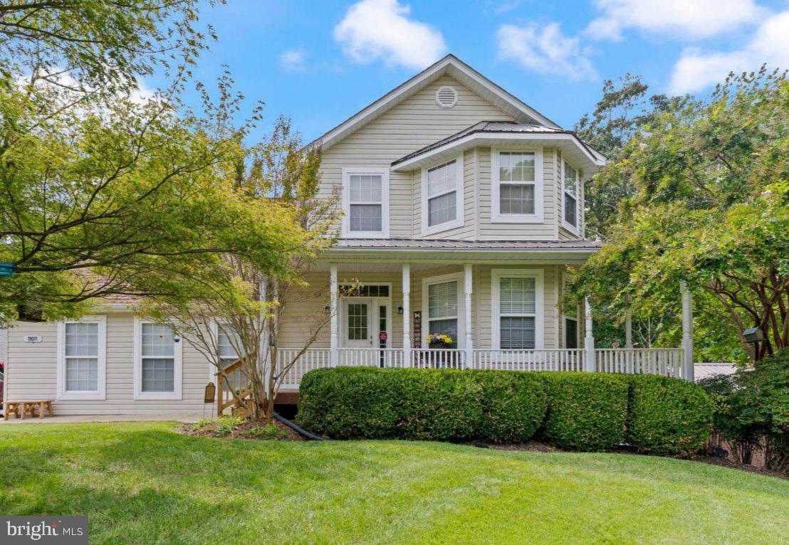 11011 COMET LN