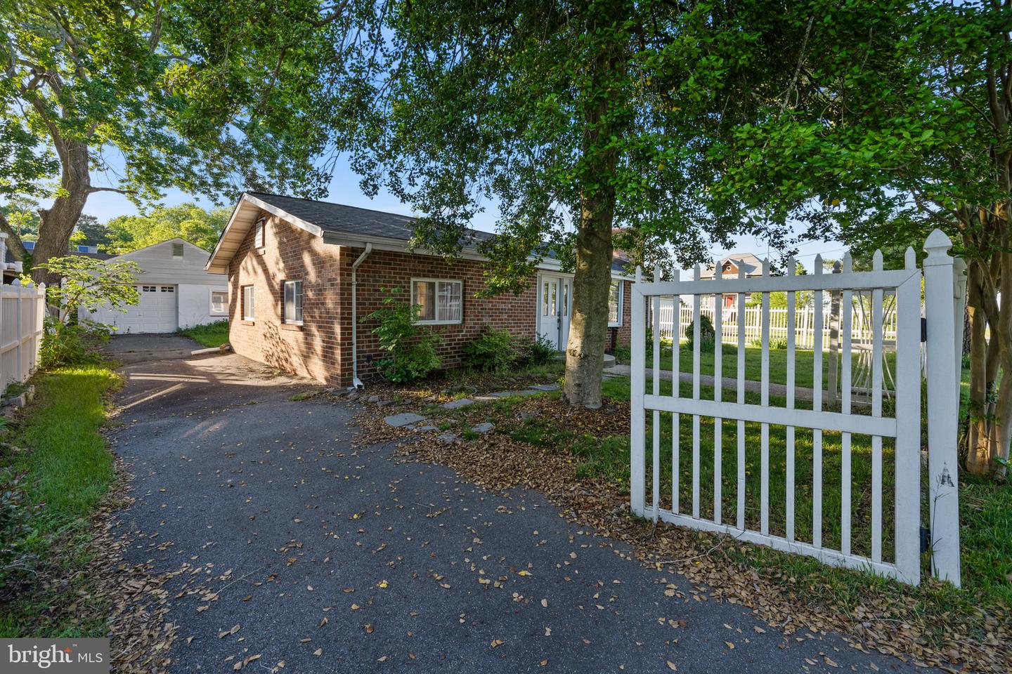 1626 Bayberry Rd Property Photo 2