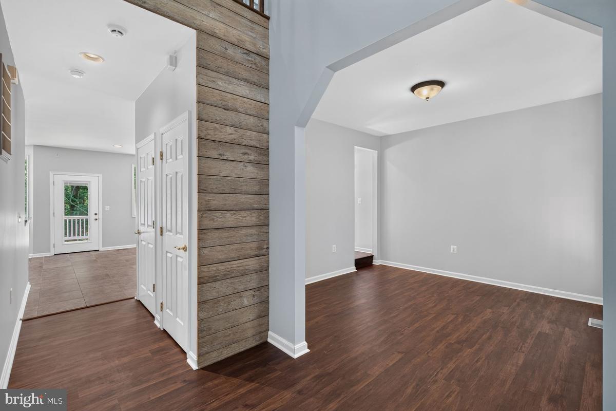 6230 Nicole Dr Property Photo 6