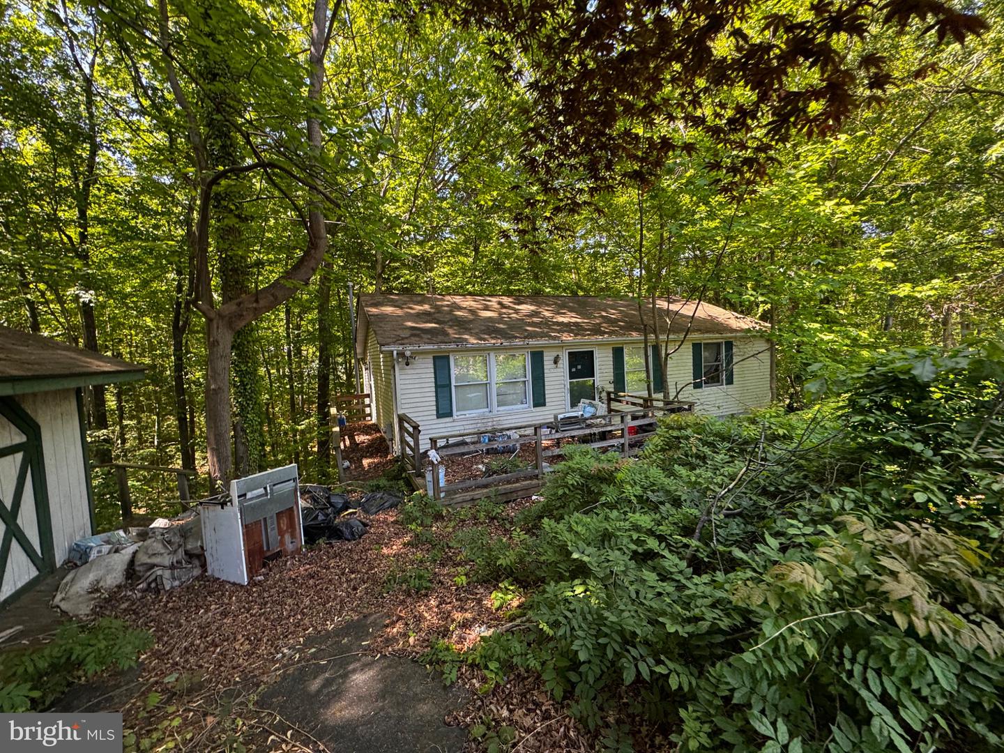 913 Augustus Dr Property Photo 3