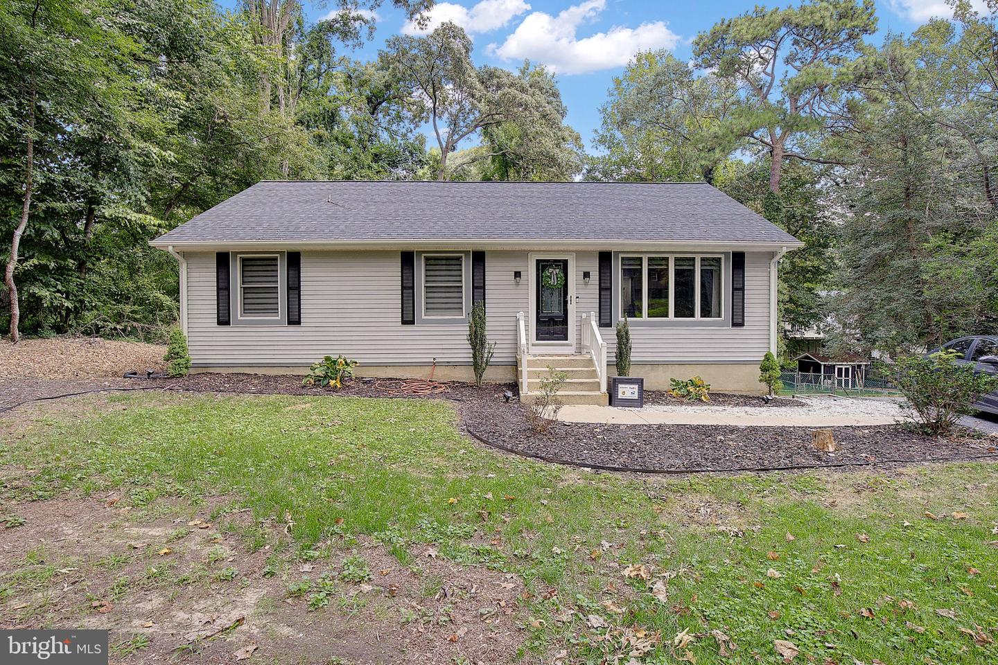 5822 Long Beach Dr Property Photo 1
