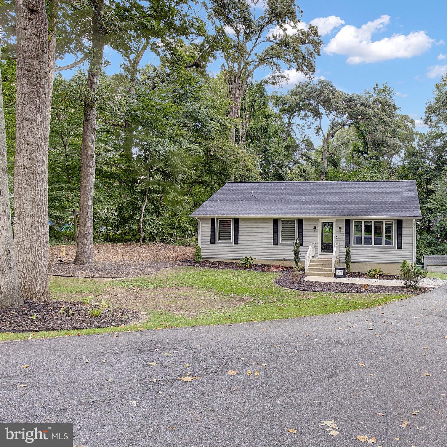 5822 Long Beach Dr Property Photo 3