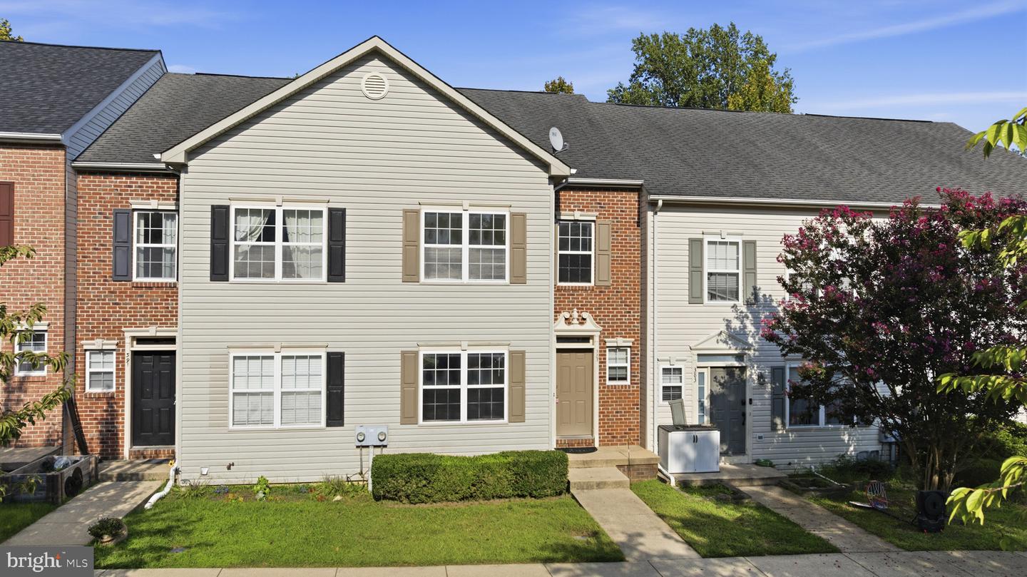 387 CAMBRIDGE PL Property Photo 1