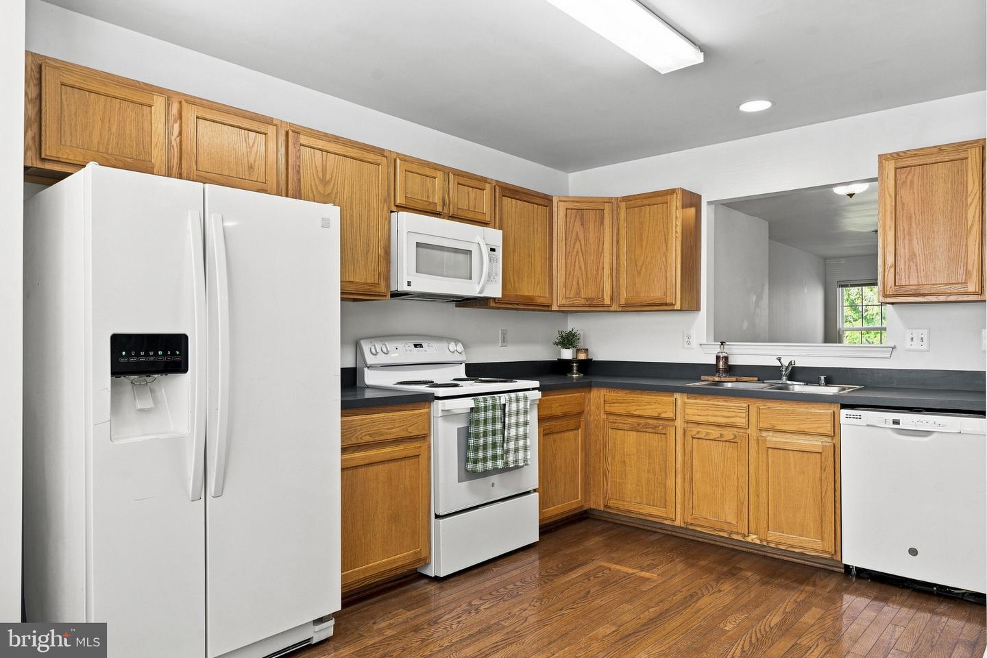 387 Cambridge Pl Property Photo 5