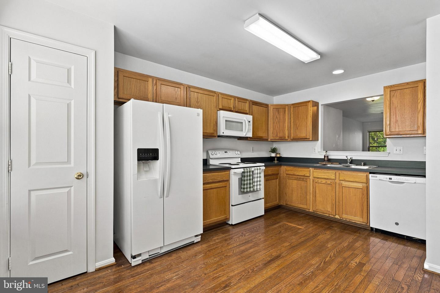 387 Cambridge Pl Property Photo 6