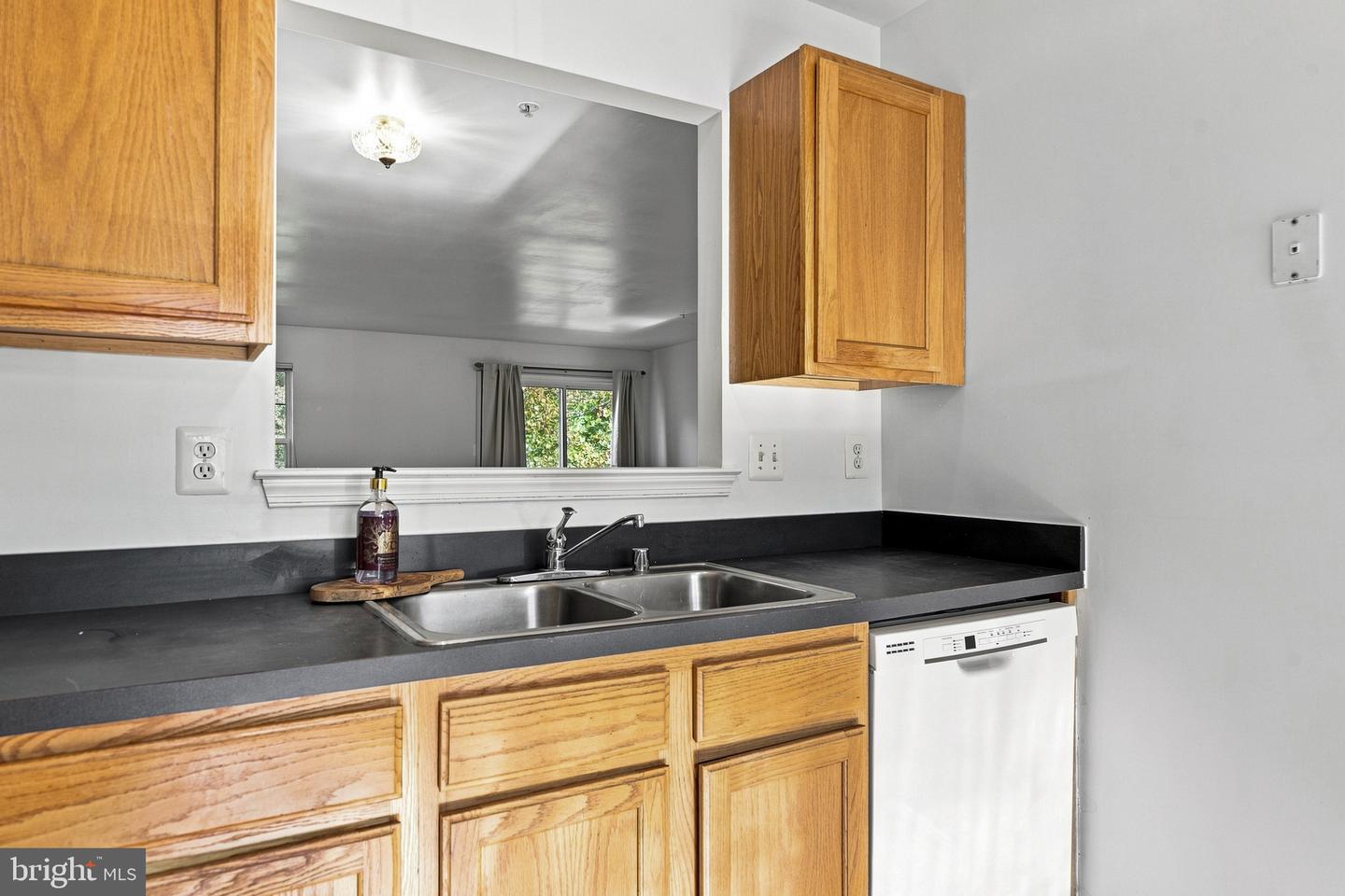 387 Cambridge Pl Property Photo 11