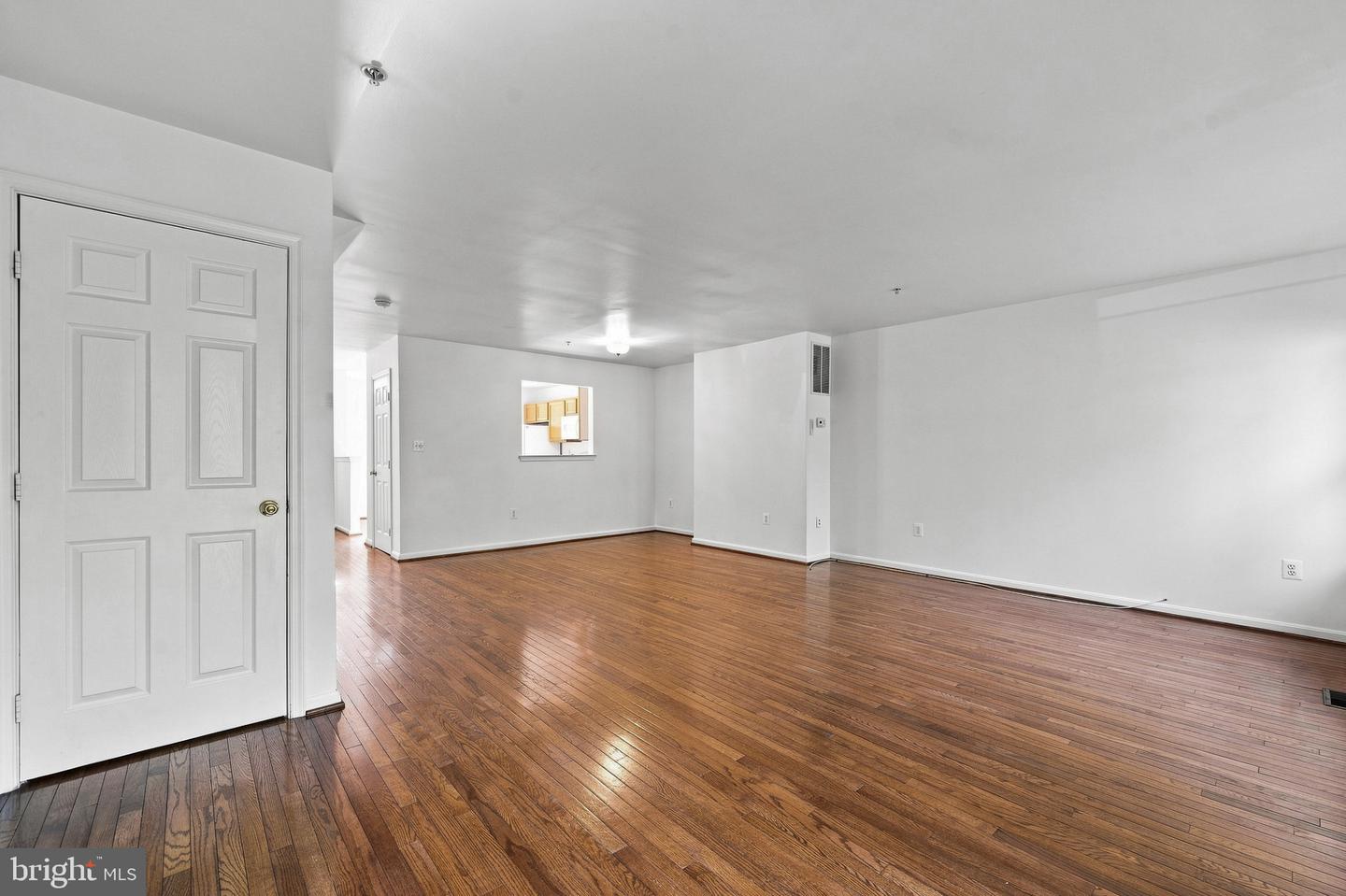 387 Cambridge Pl Property Photo 17