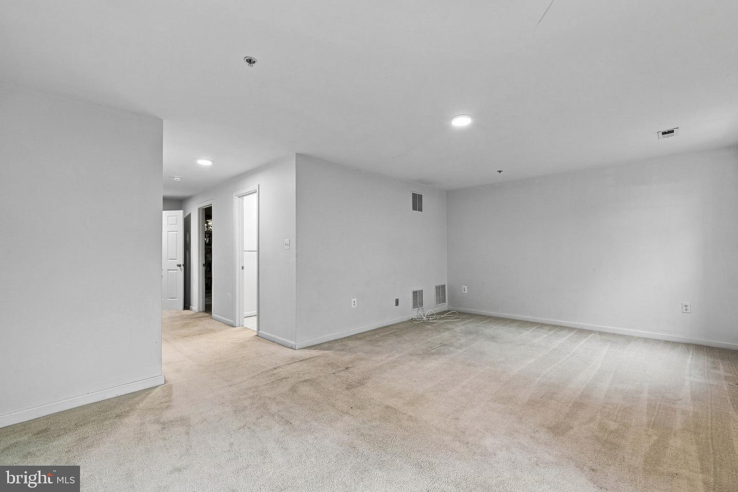 387 Cambridge Pl Property Photo 34