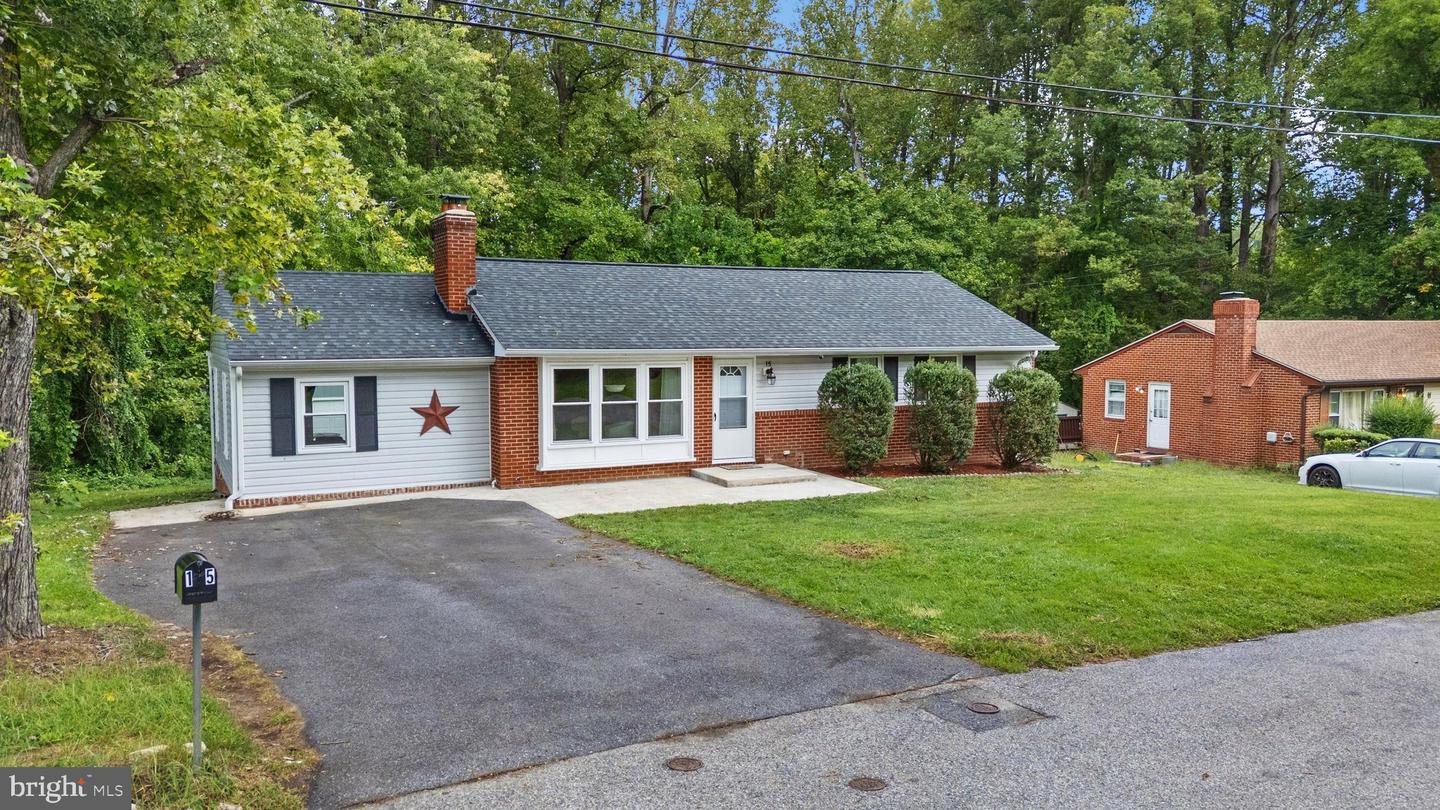 15 Well St Property Photo 2