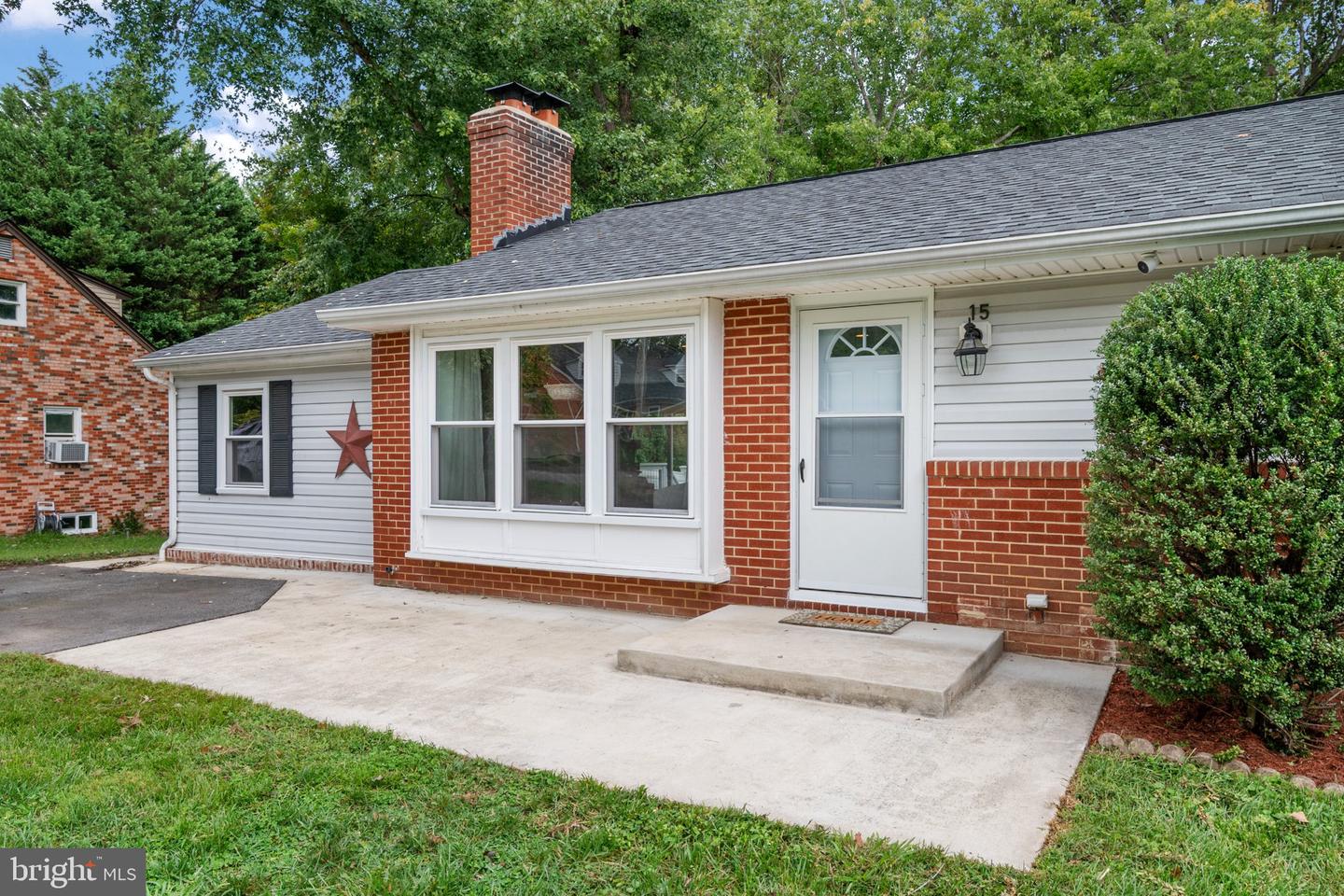 15 Well St Property Photo 5