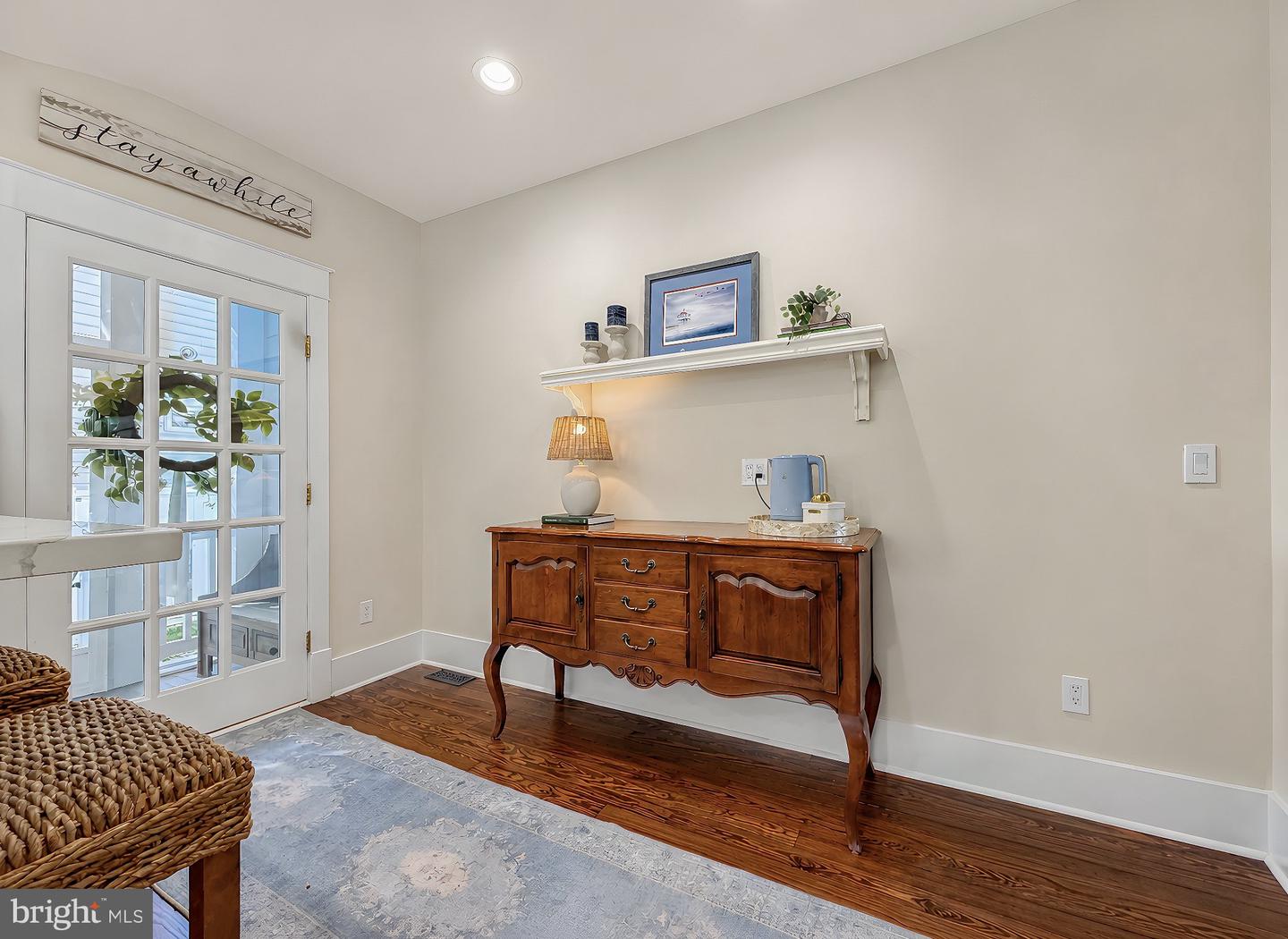 14251 Calvert St Property Photo 47