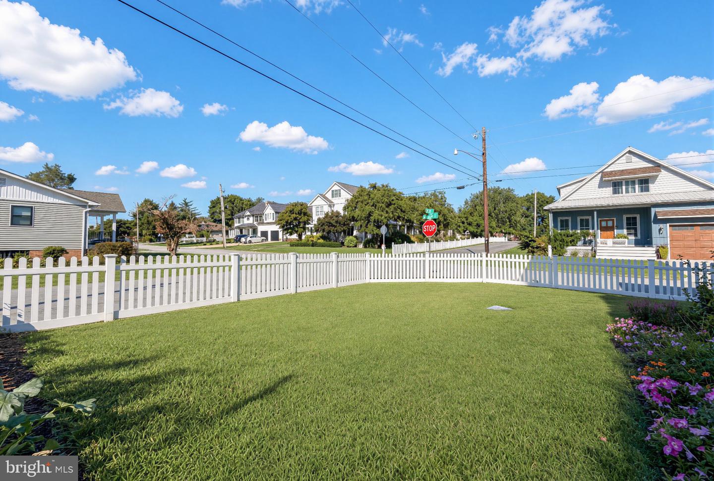 14251 Calvert St Property Photo 101