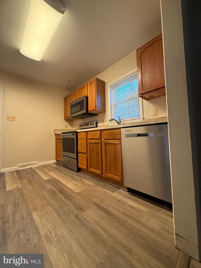 810 812 W Mount Harmony Rd Property Photo 5