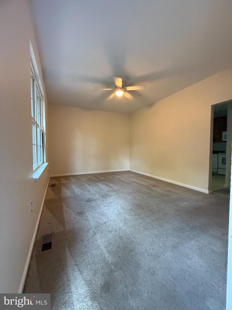 810 812 W Mount Harmony Rd Property Photo 23