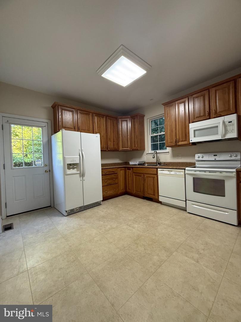 810 812 W Mount Harmony Rd Property Photo 24
