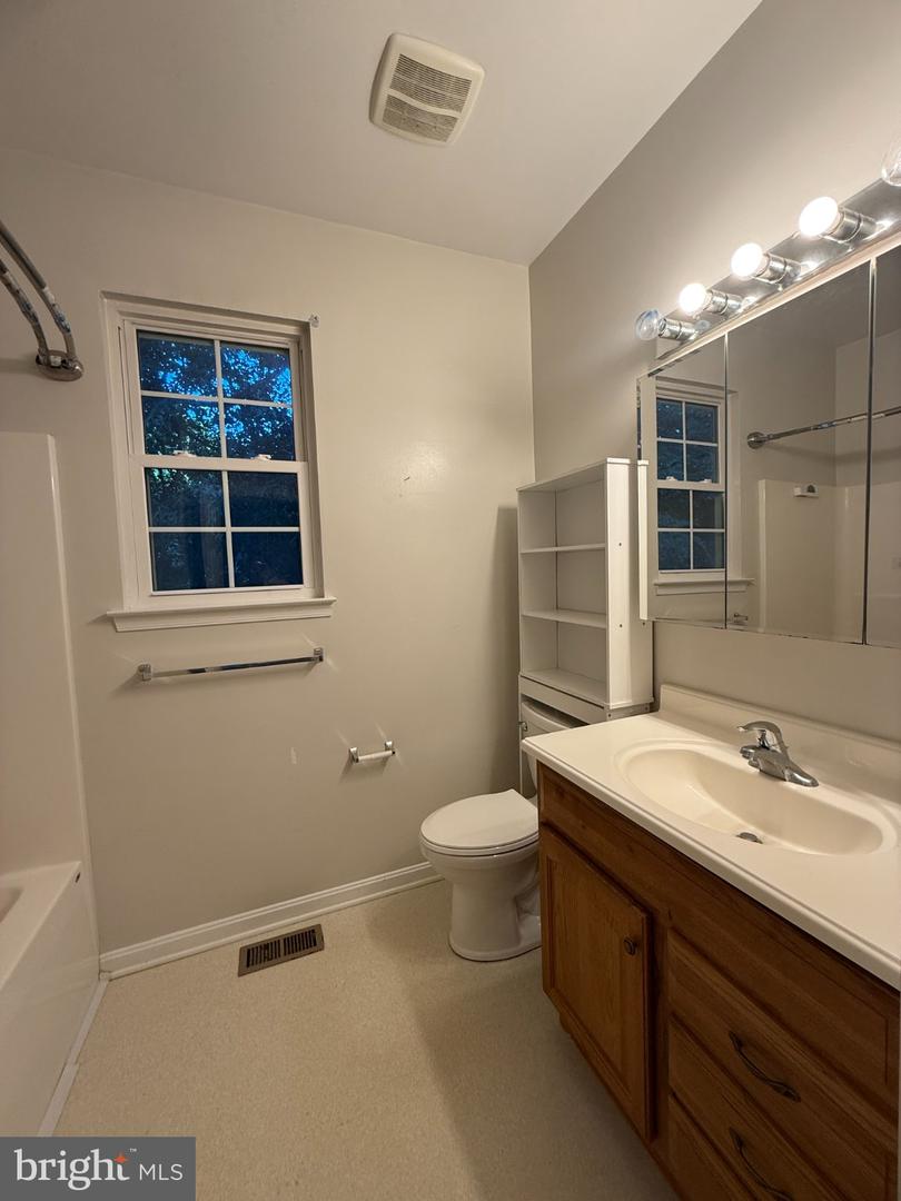 810 812 W Mount Harmony Rd Property Photo 25