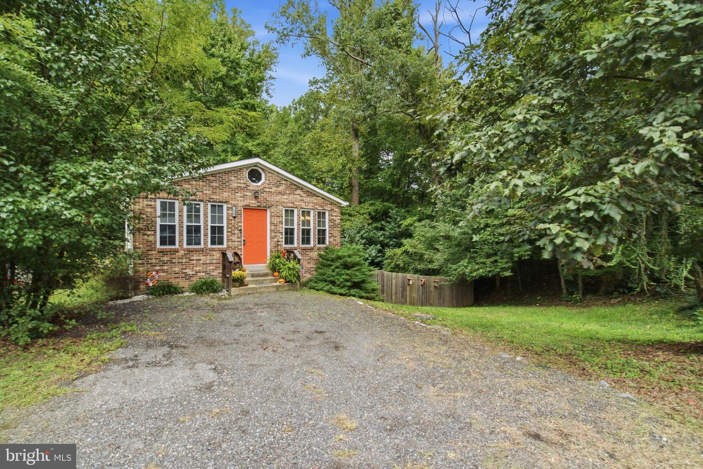 729 Spruce Dr Property Photo 4