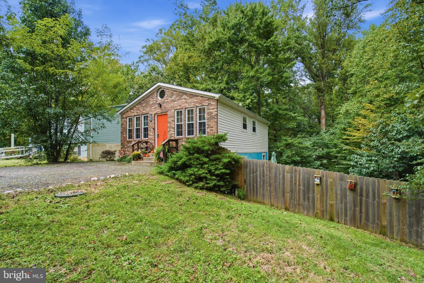 729 Spruce Dr Property Photo 7