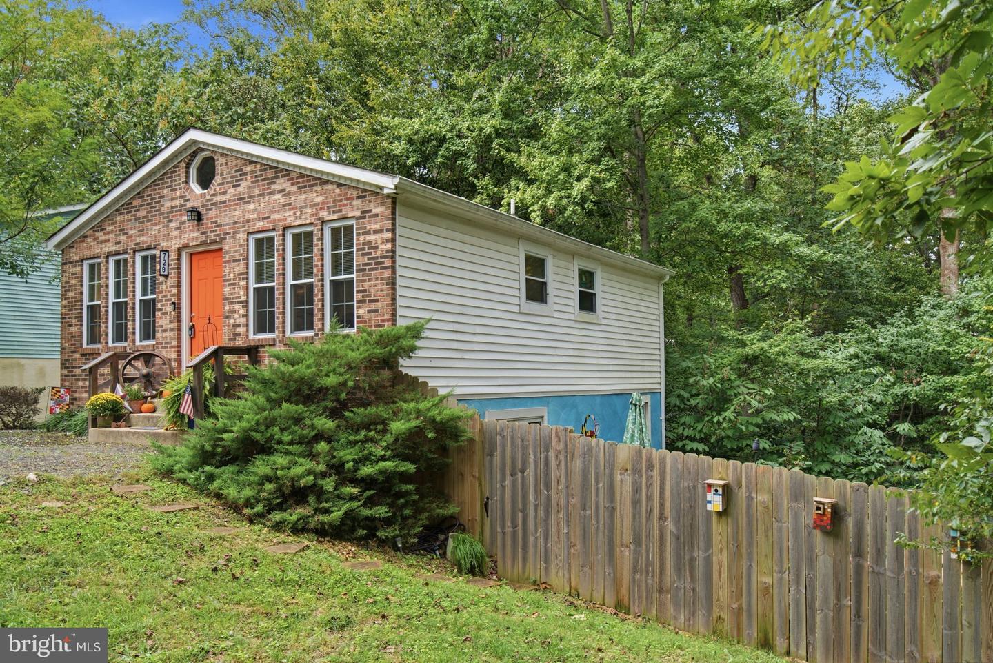 729 Spruce Dr Property Photo 8