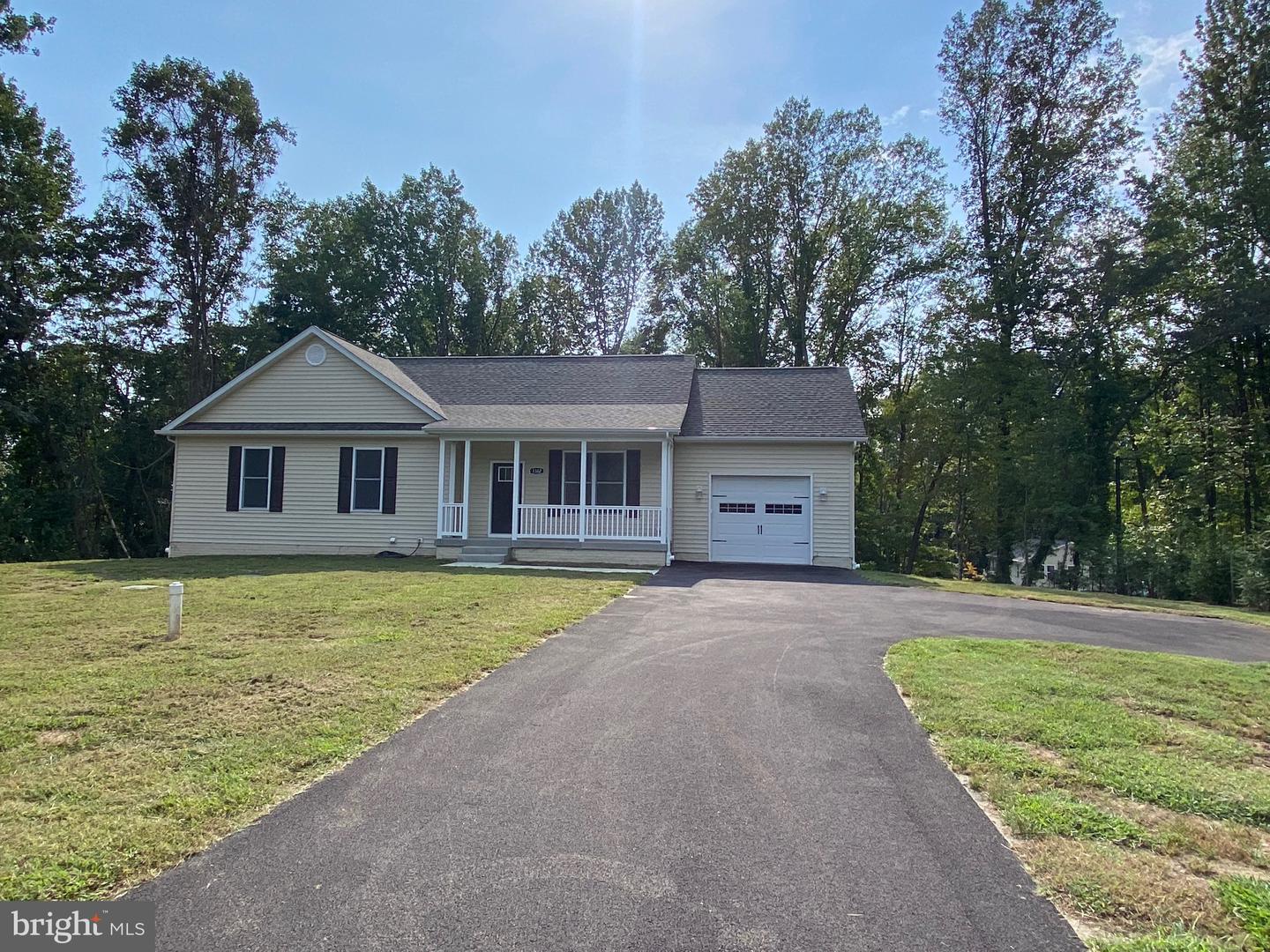 1362 Solomons Island Rd Property Photo 1
