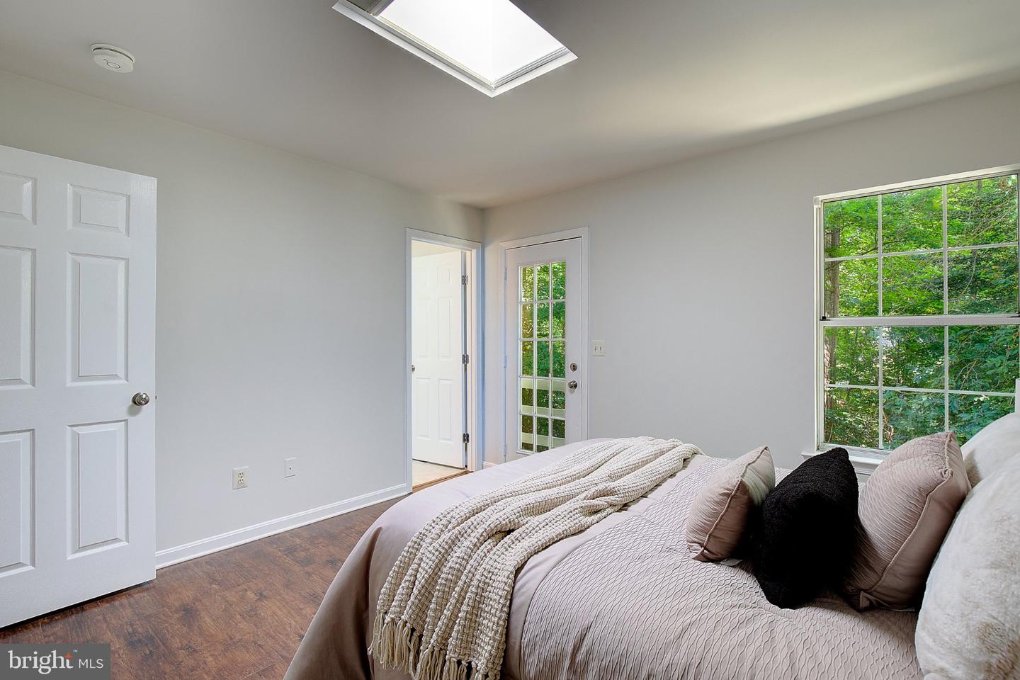 949 San Joaquin Ln Property Photo 17
