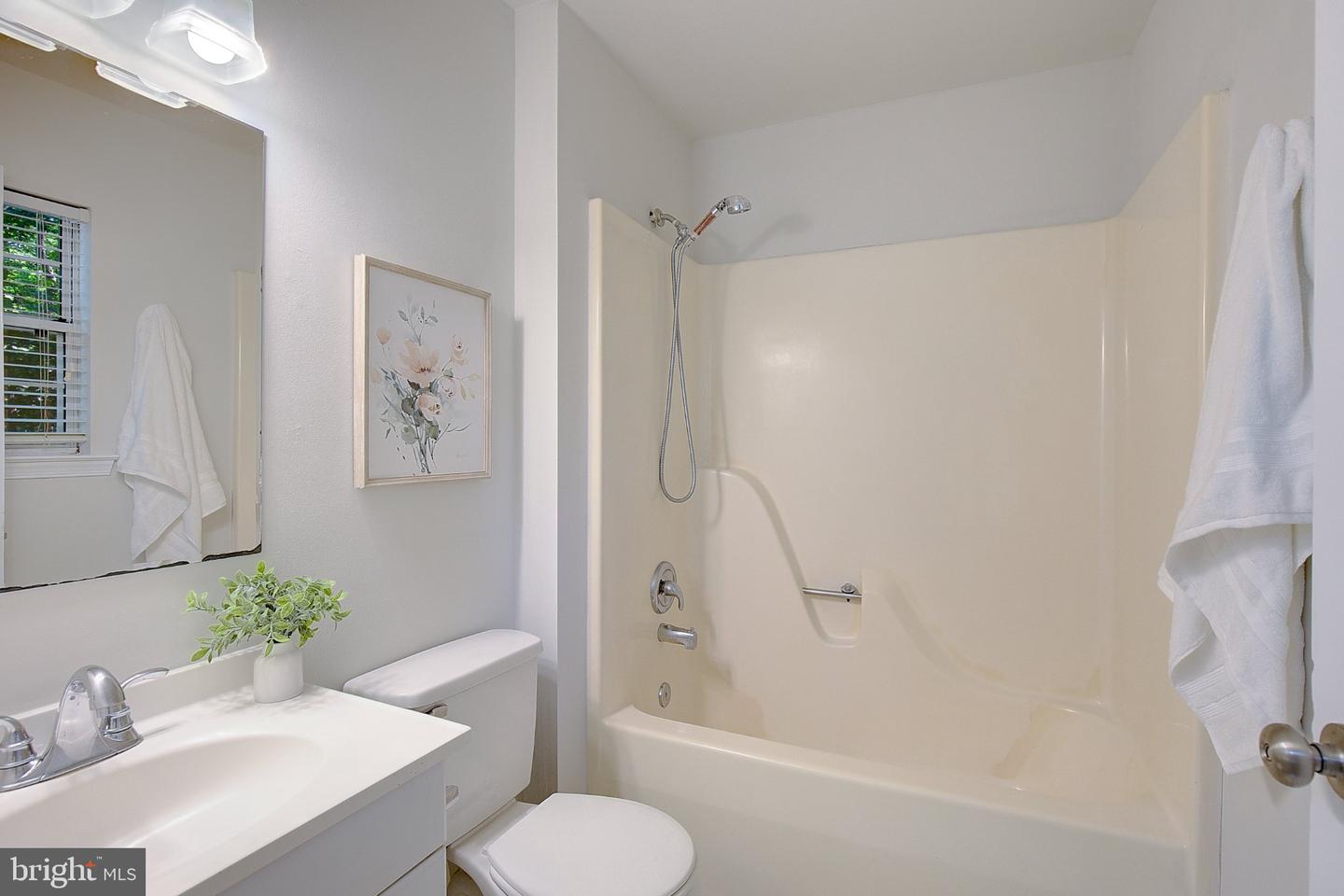 949 San Joaquin Ln Property Photo 20