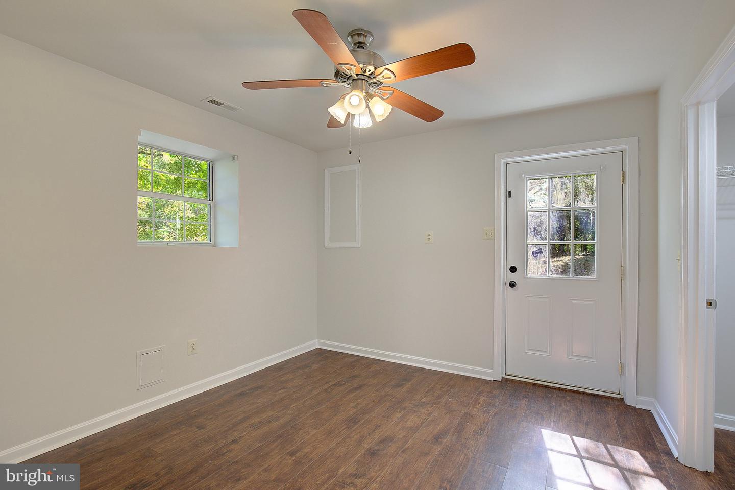 949 San Joaquin Ln Property Photo 31