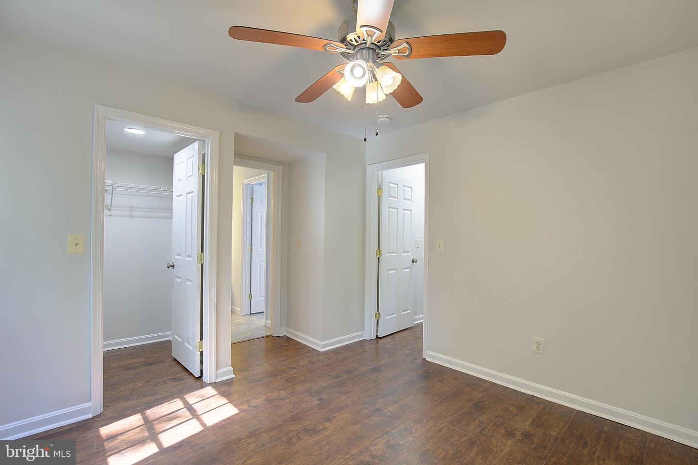 949 San Joaquin Ln Property Photo 33