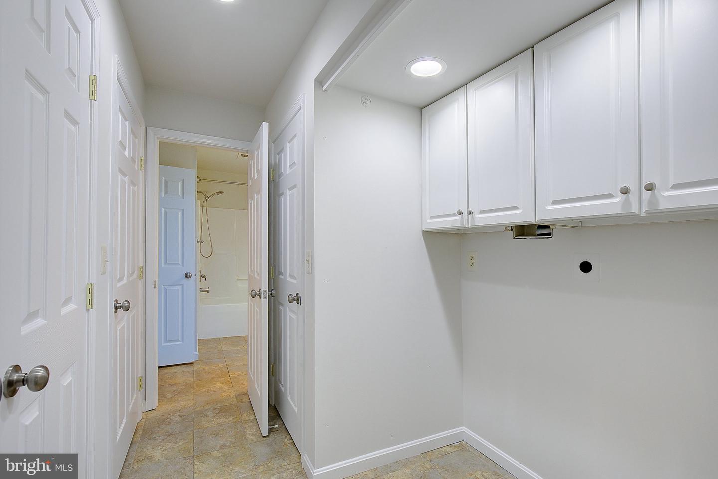 949 San Joaquin Ln Property Photo 36