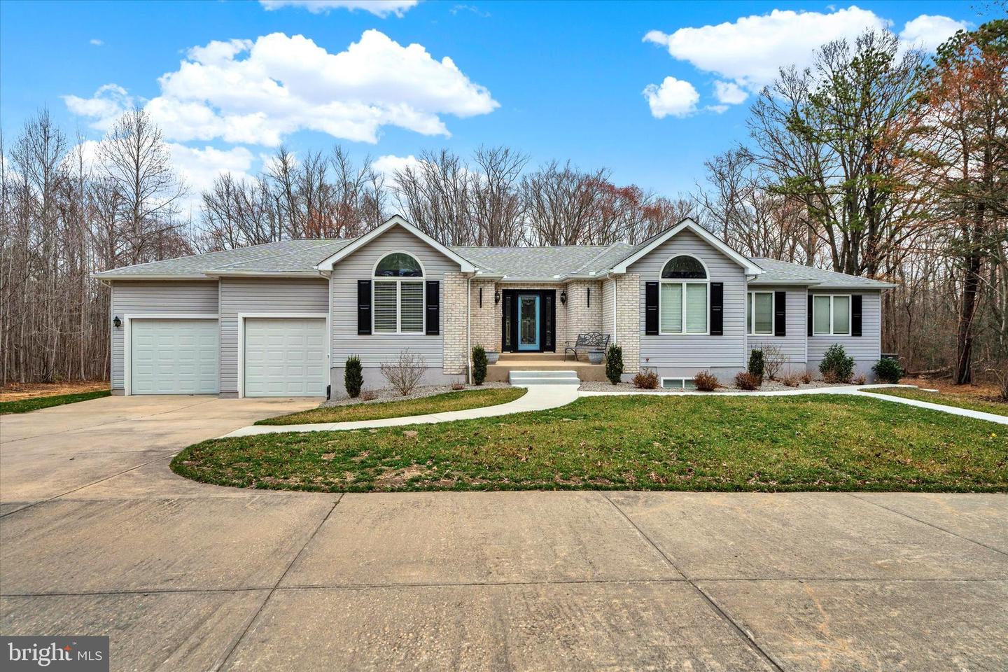 420 Louisa Ln Property Photo
