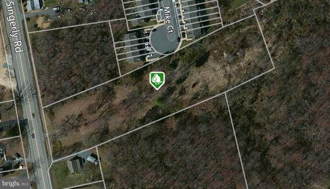 916 Bridge St Property Photo 4
