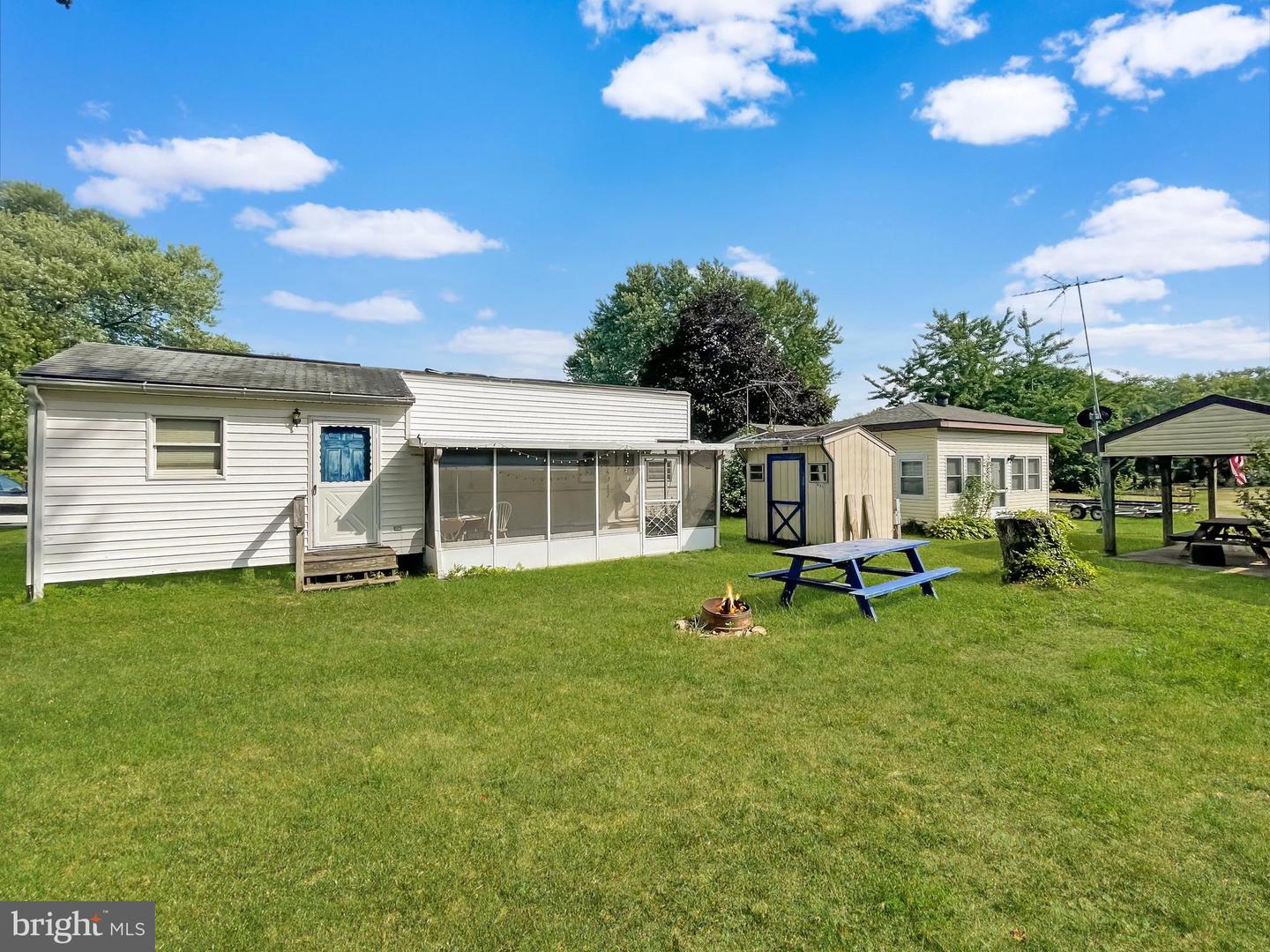 301 Property Photo 2