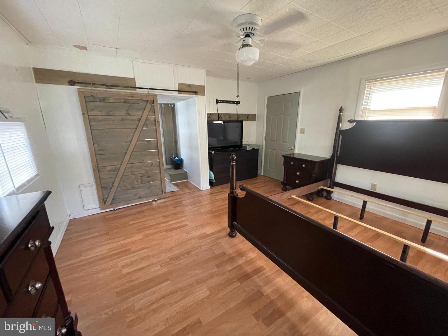 301 Property Photo 15