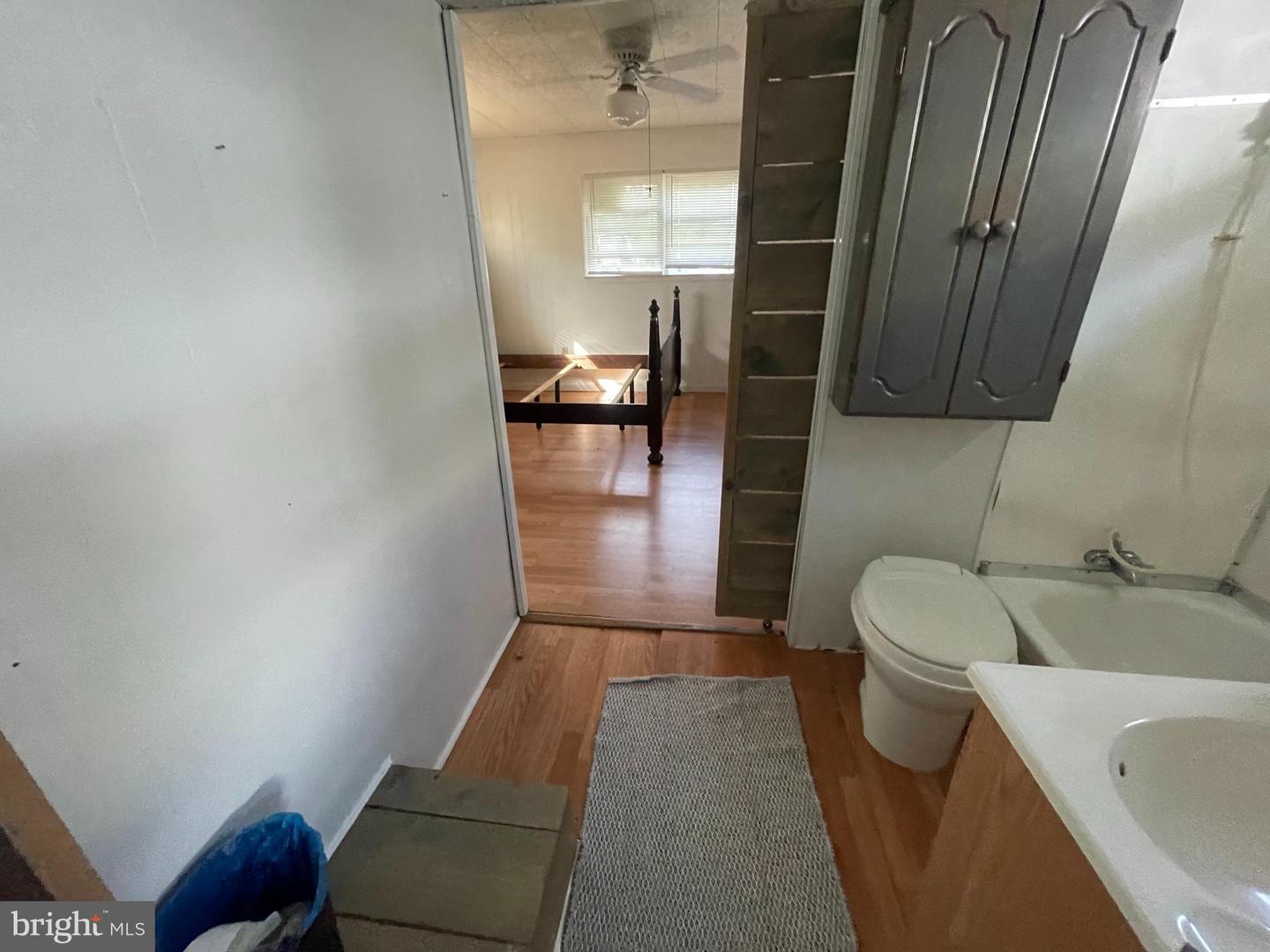 301 Property Photo 18