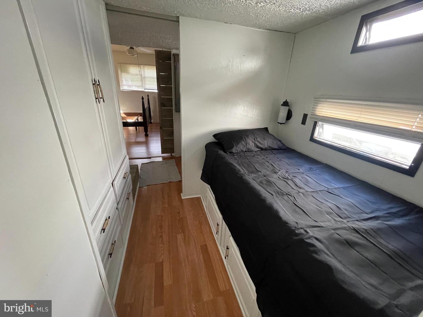 301 Property Photo 19