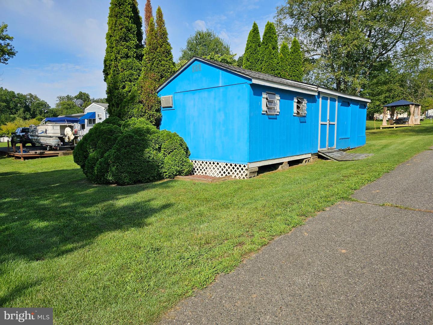 216 Property Photo 4