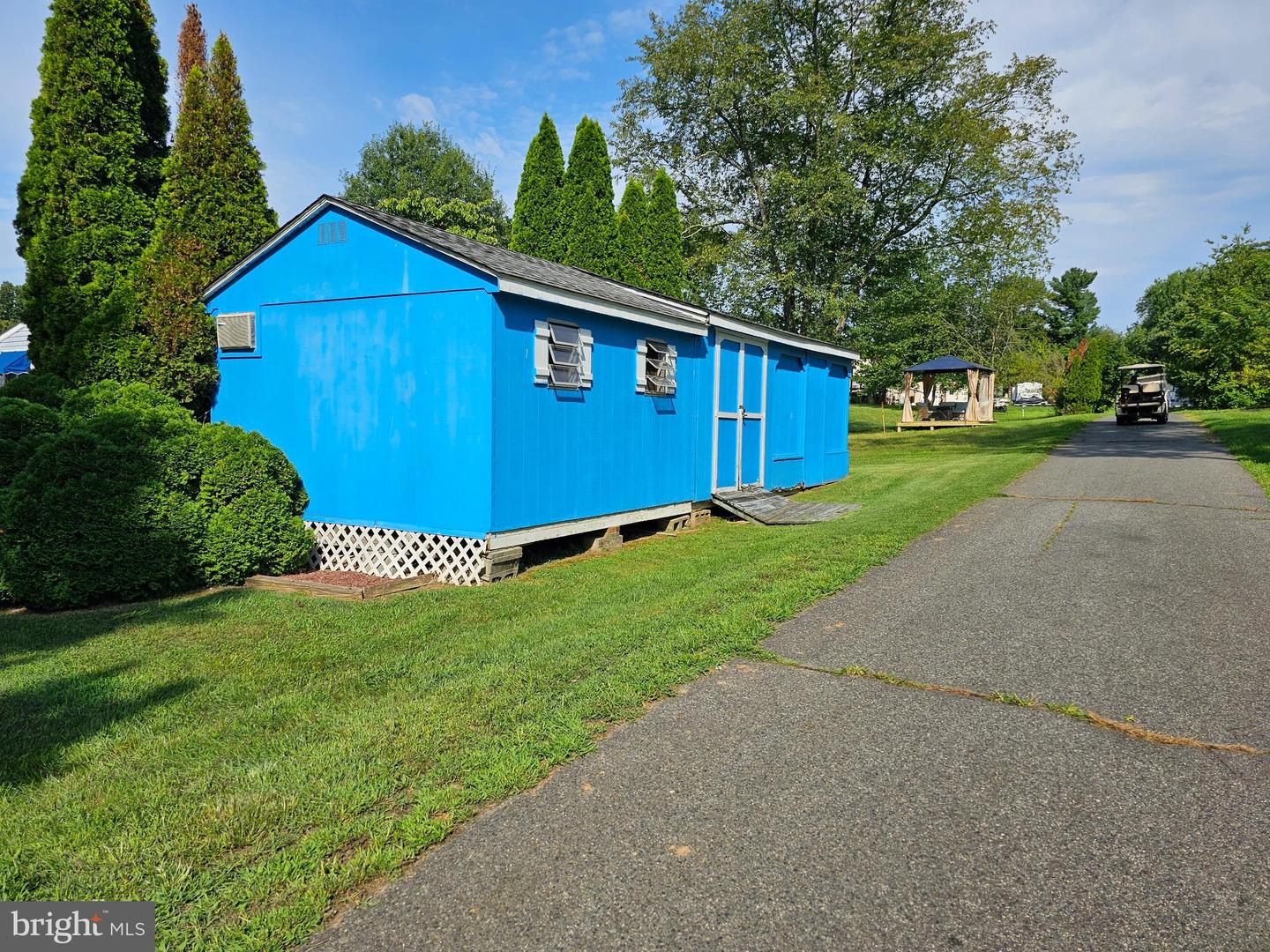 216 Property Photo 5