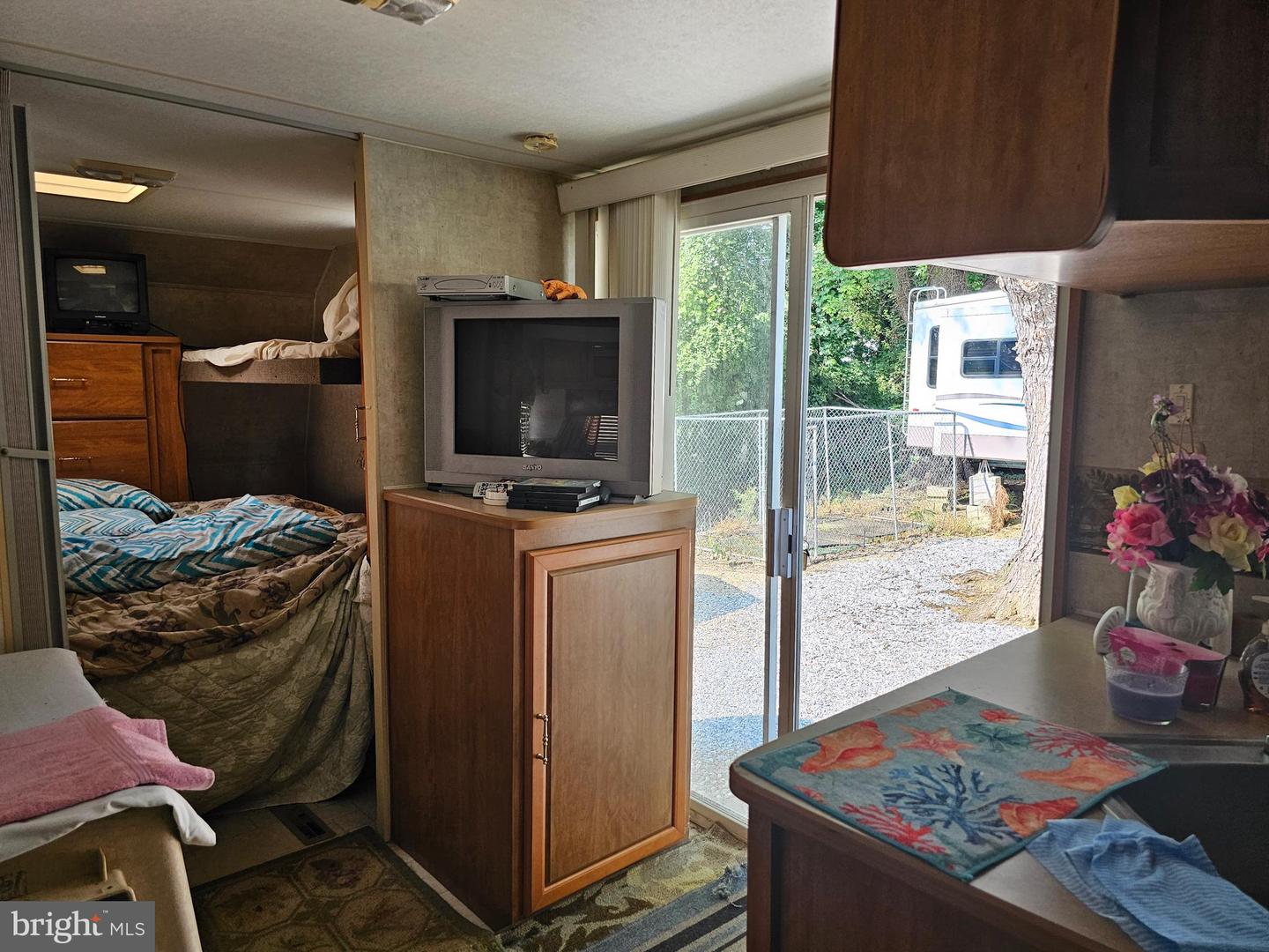 227 Property Photo 22