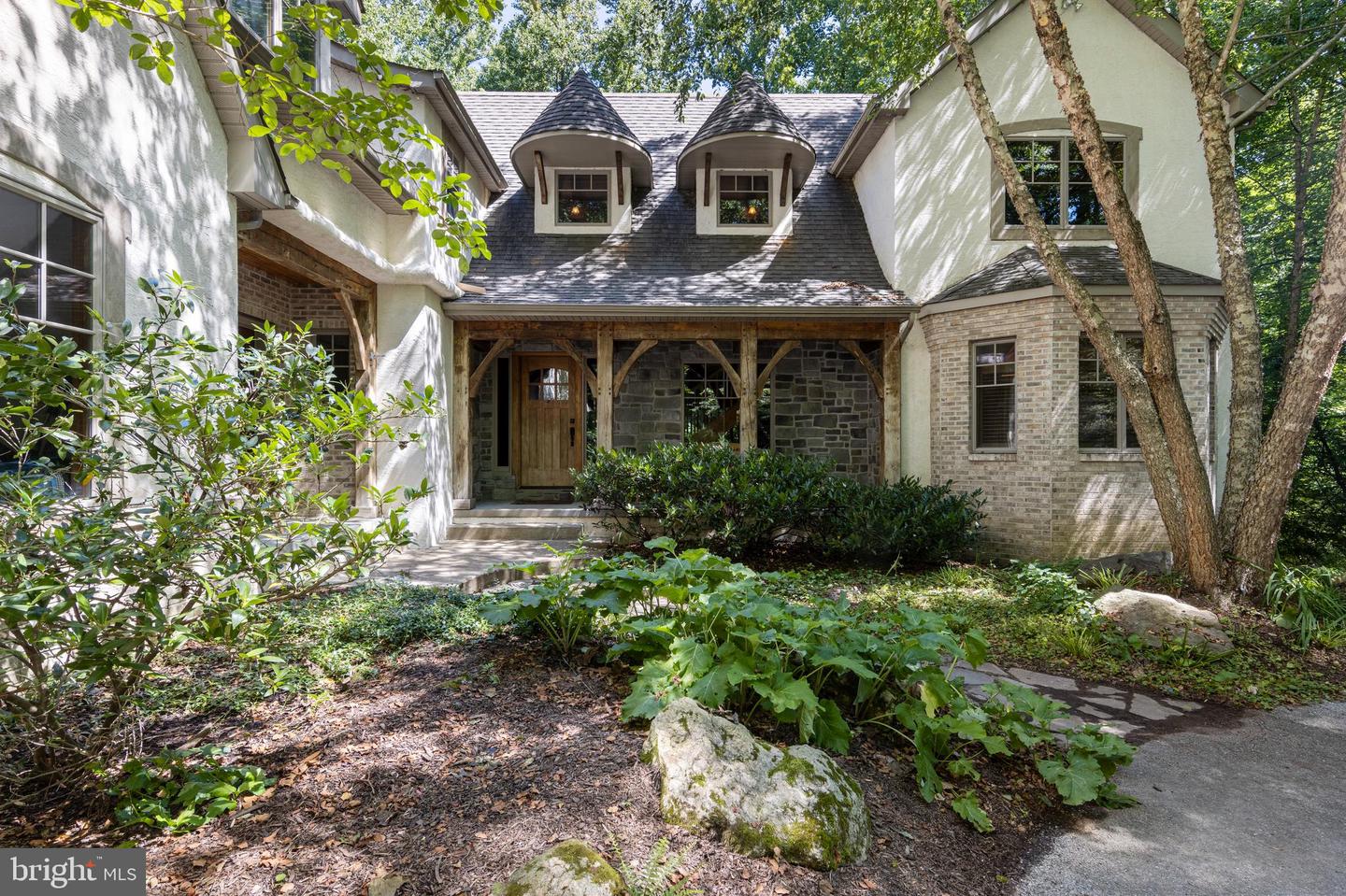 46 Glen Brook Dr Property Photo