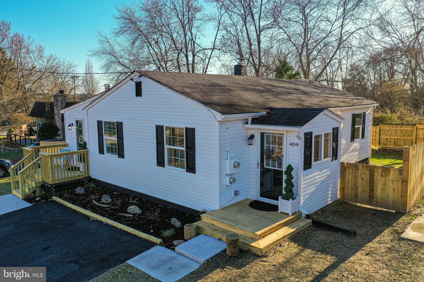 409 Baltimore St Property Photo 1