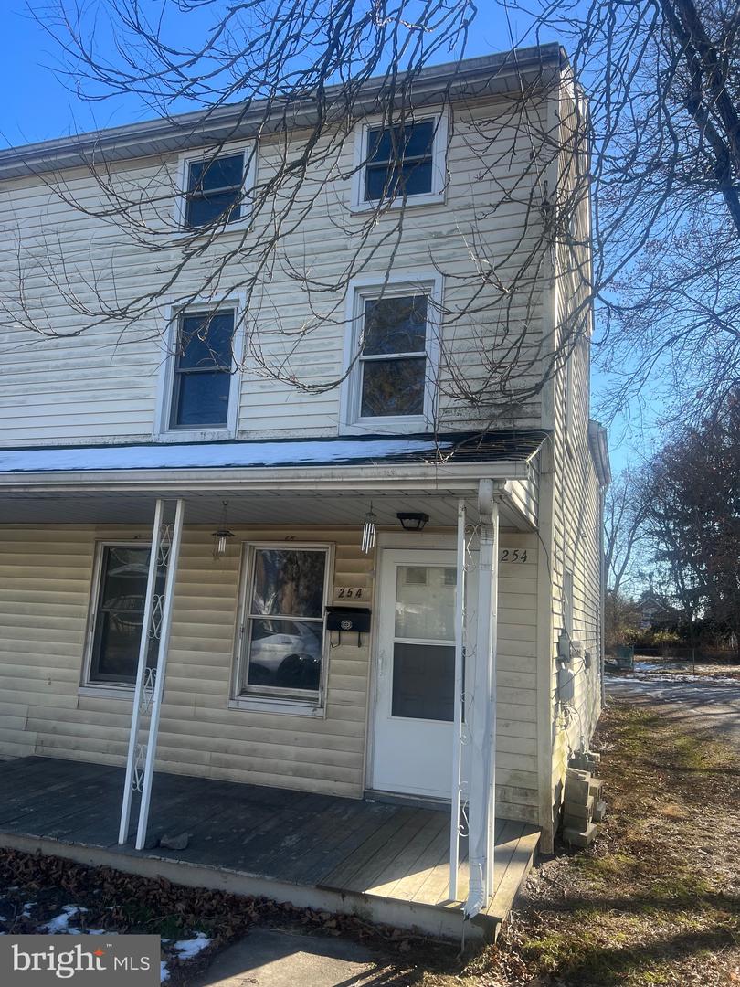 254 W Main St Property Photo