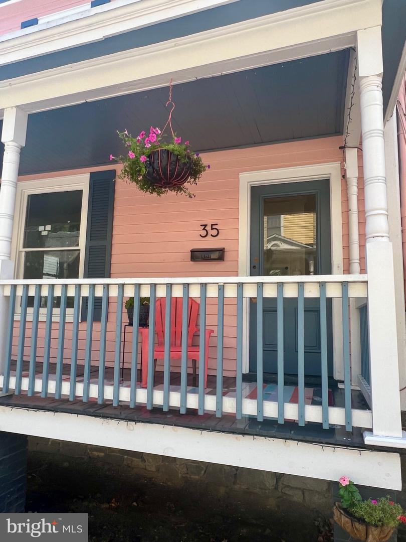 35 Main St S Property Photo 5