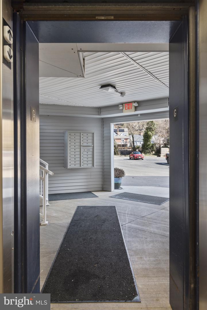 102 Rowland Dr #101 Property Photo 63