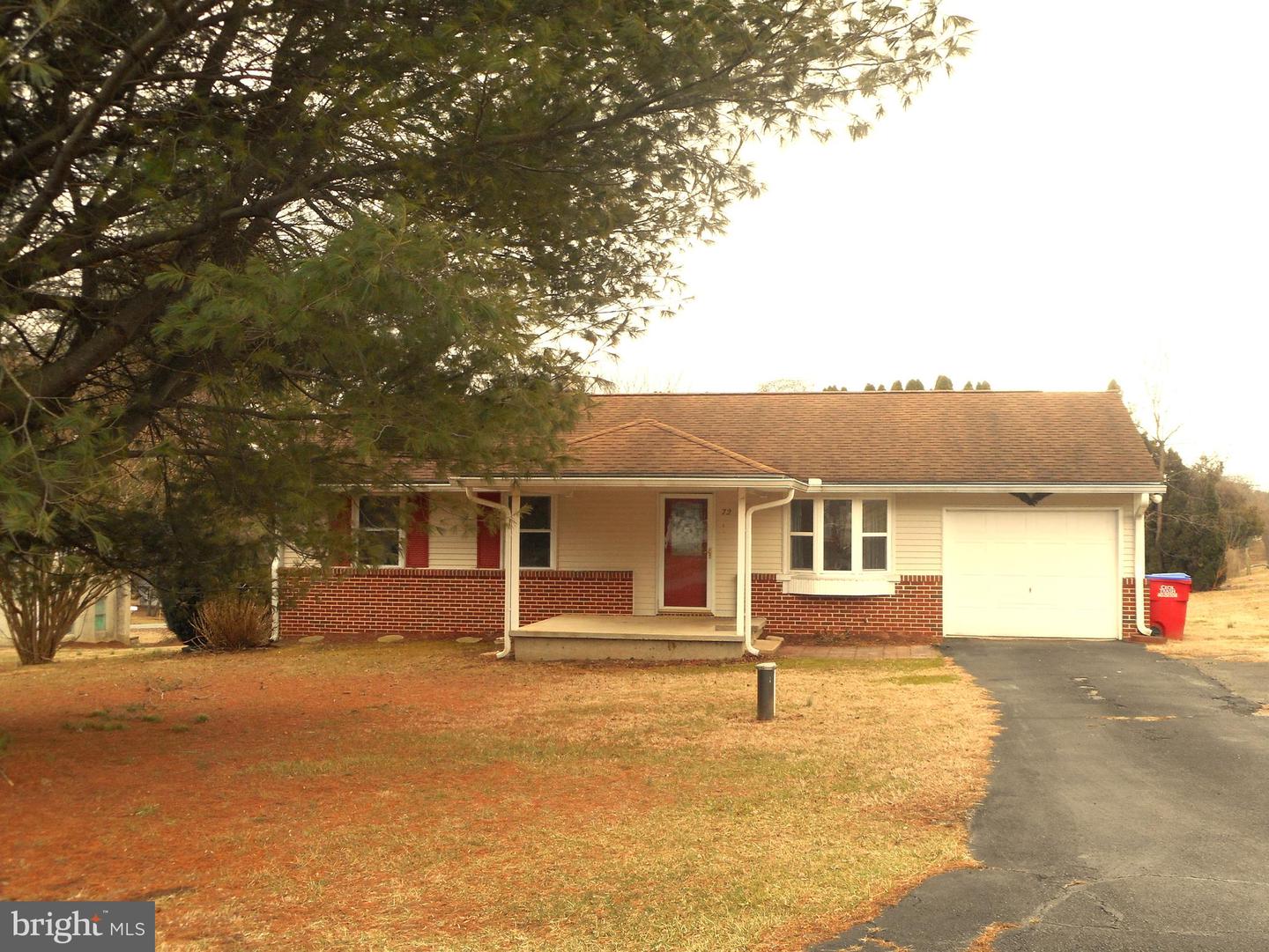 72 N Hills Dr Property Photo