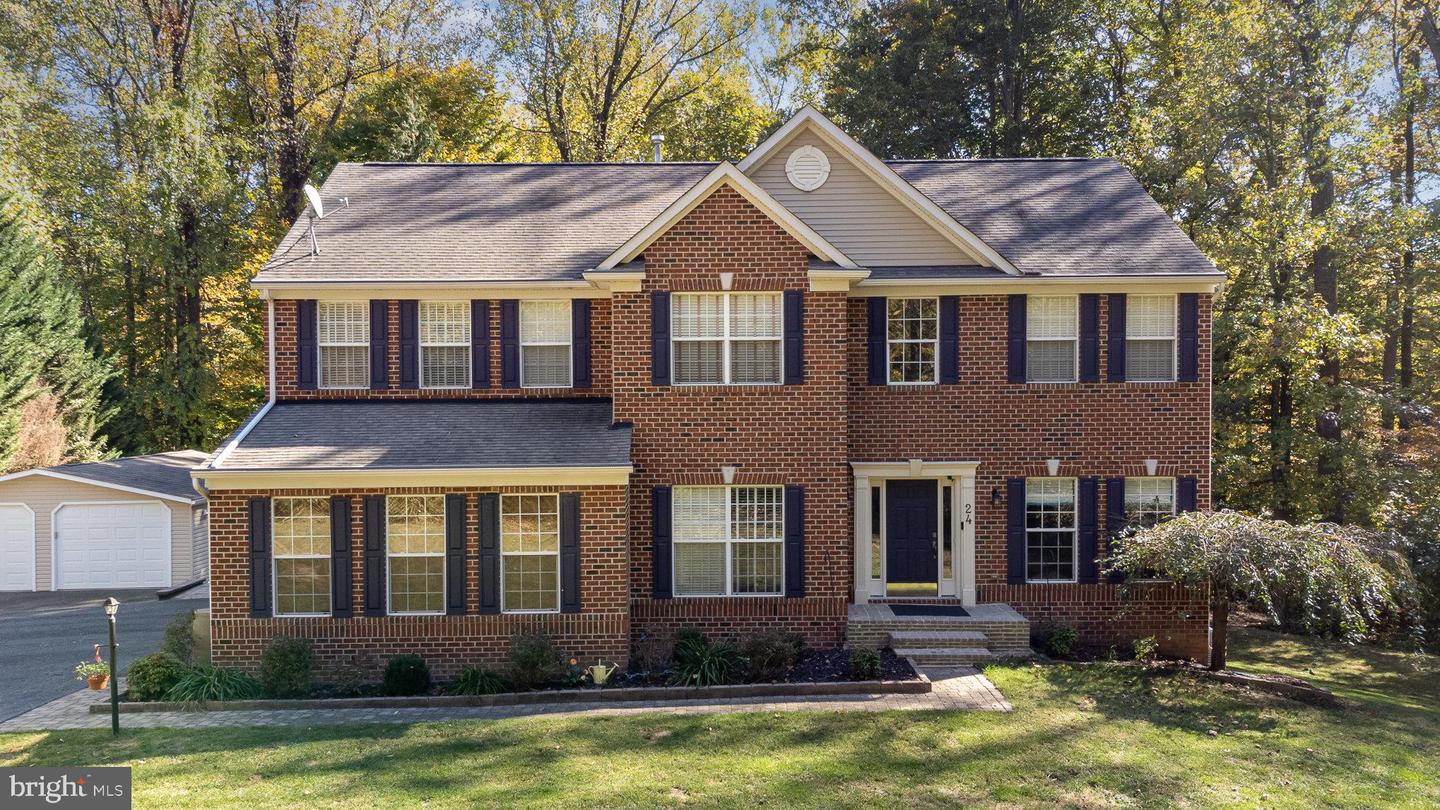 24 Herbst Ln Property Photo