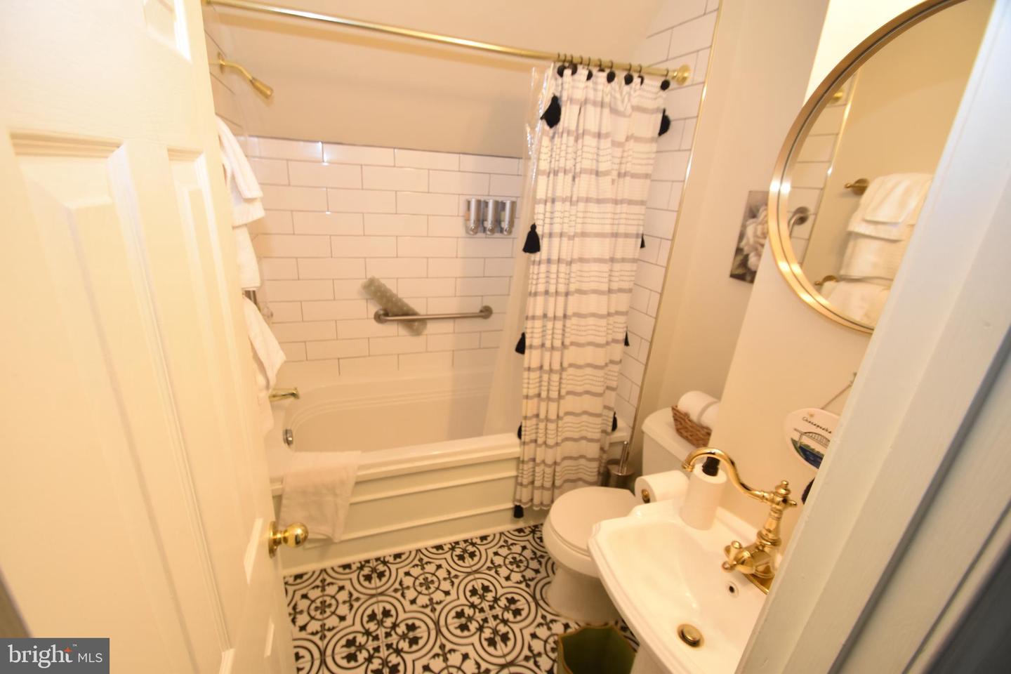 104 Bohemia Ave Property Photo 14